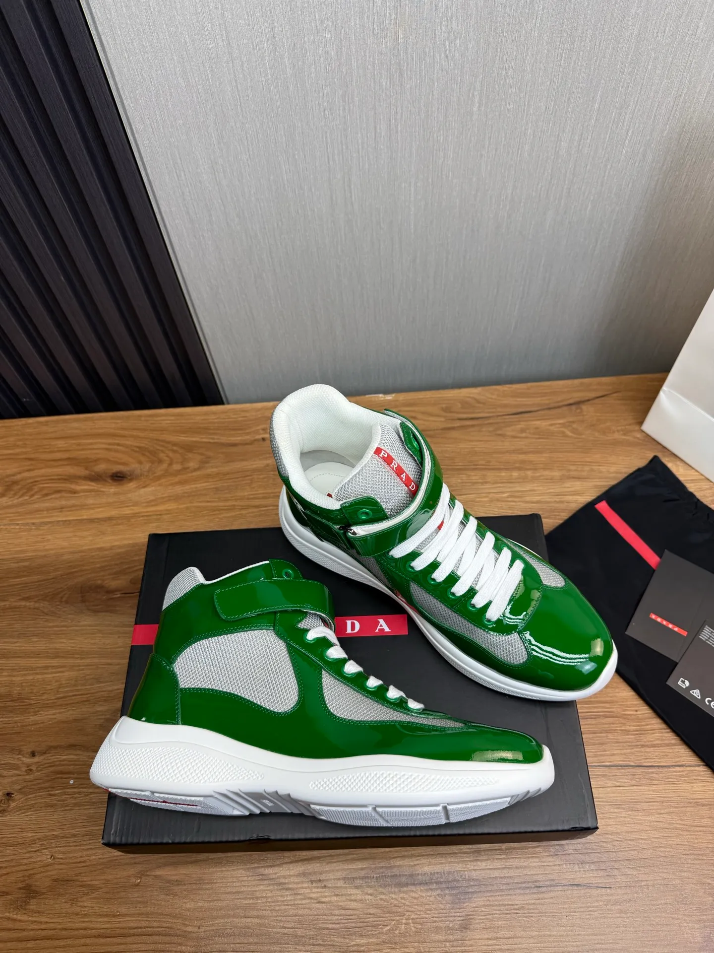 Men's shoes 700💰 [PRADA] Hot selling items🔥Must be recommended every day~~ Official website synchronized, 1:1 high quality shipments✔️ Imported cowhide fabric, cowhide lining, original bottom, high-end airplane box packaging🎁 38-45 (38.45 custom-made, non-refundable)